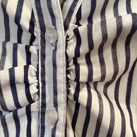 New York & Company stretch Woman’s button front blouse. Size Small - Picture 5 of 5